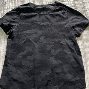 Lululemon top